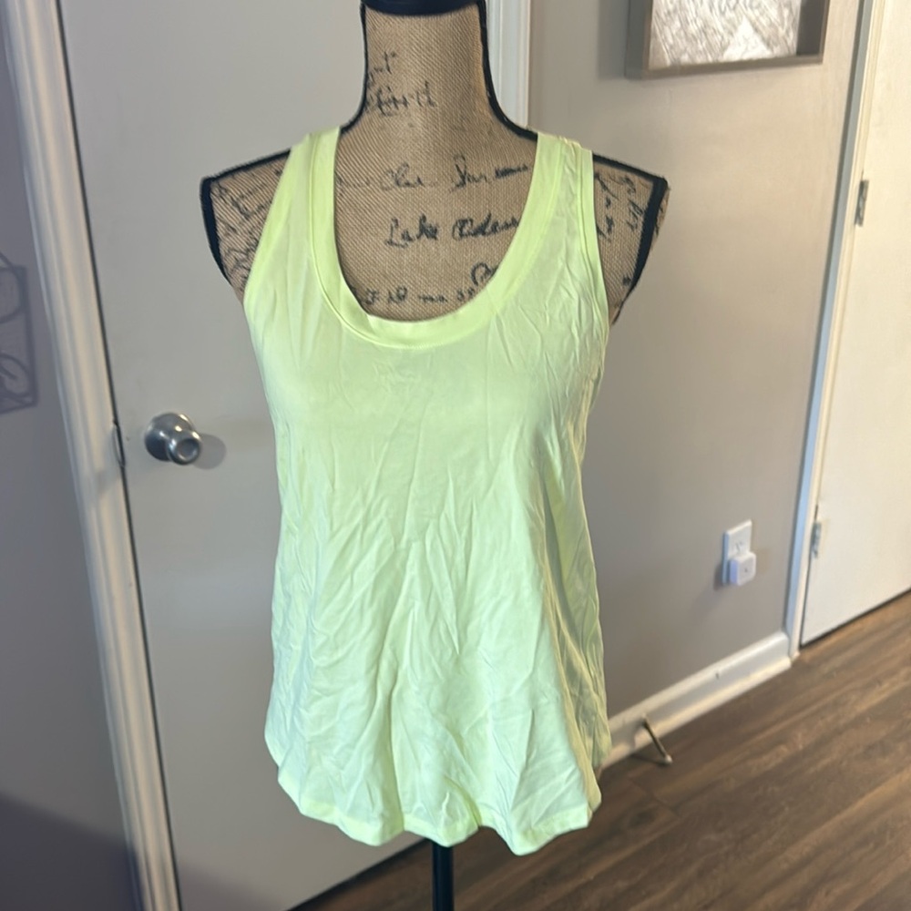 Lululemon size small green top